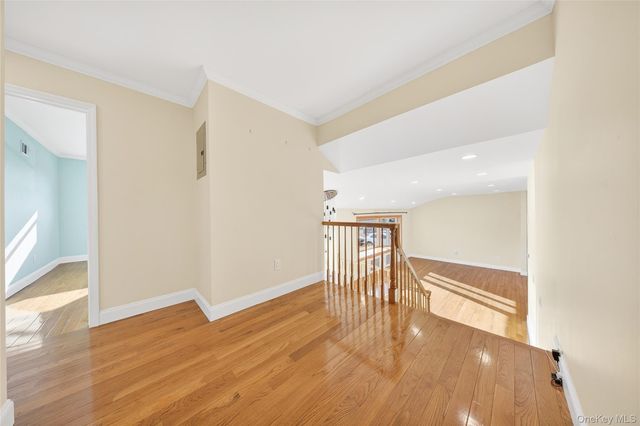 38 S Oaks Boulevard, Plainview, NY 11803