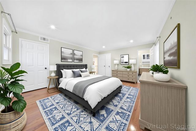 38 S Oaks Boulevard, Plainview, NY 11803