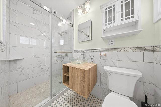 38 S Oaks Boulevard, Plainview, NY 11803