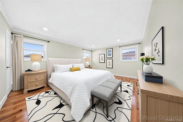 38 S Oaks Boulevard, Plainview, NY 11803