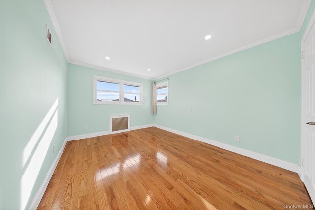 38 S Oaks Boulevard, Plainview, NY 11803