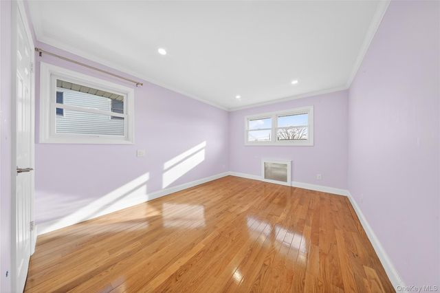 38 S Oaks Boulevard, Plainview, NY 11803