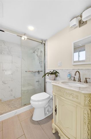 38 S Oaks Boulevard, Plainview, NY 11803