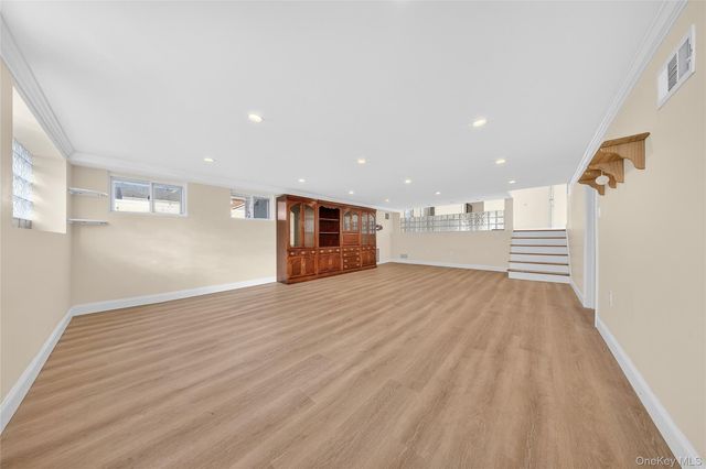 38 S Oaks Boulevard, Plainview, NY 11803