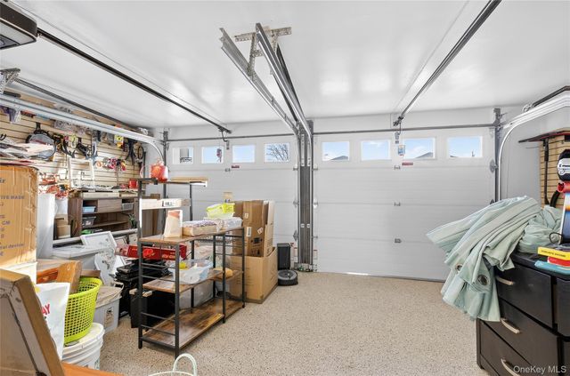 38 S Oaks Boulevard, Plainview, NY 11803