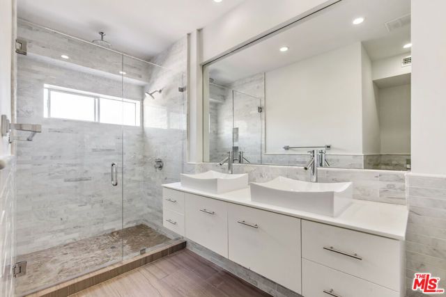 339 N Oakhurst Drive 401, Beverly Hills, CA 90210
