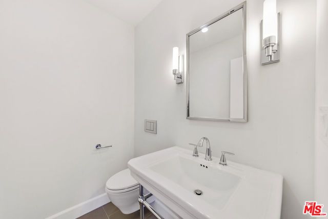 339 N Oakhurst Drive 401, Beverly Hills, CA 90210