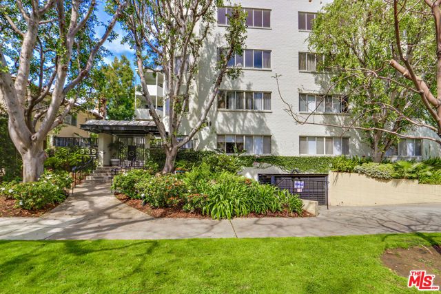 339 N Oakhurst Drive 401, Beverly Hills, CA 90210