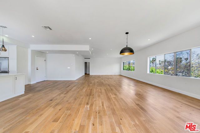 339 N Oakhurst Drive 401, Beverly Hills, CA 90210
