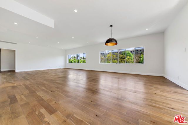 339 N Oakhurst Drive 401, Beverly Hills, CA 90210