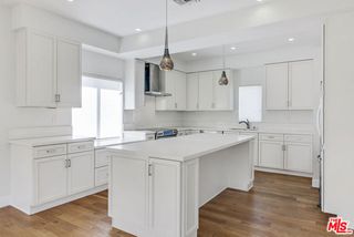 339 N Oakhurst Drive 401, Beverly Hills, CA 90210