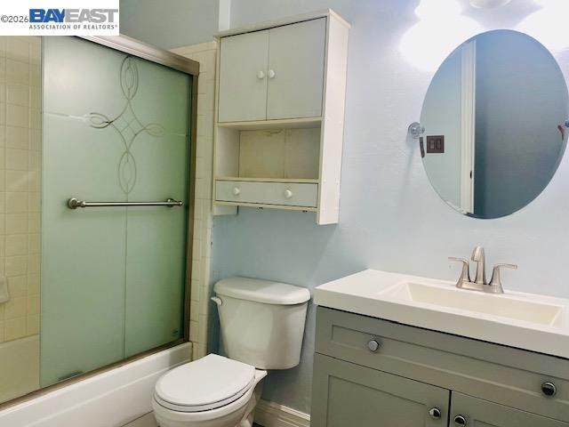 2500 Copa Del Oro Dr, Union City, CA 94587