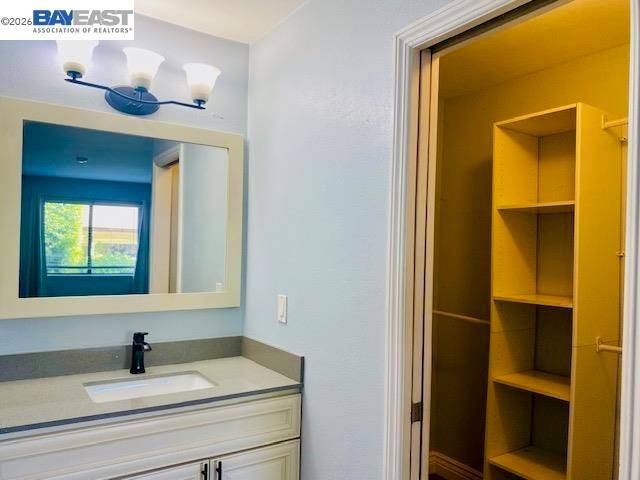 2500 Copa Del Oro Dr, Union City, CA 94587