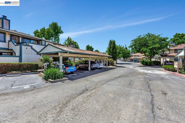 2500 Copa Del Oro Dr, Union City, CA 94587