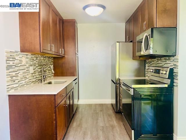 2500 Copa Del Oro Dr, Union City, CA 94587