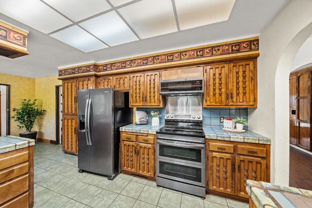 6810 Couey Ln, Penryn, CA 95663