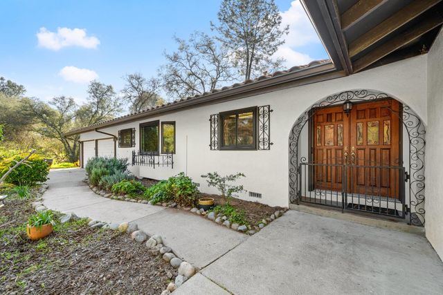 6810 Couey Ln, Penryn, CA 95663
