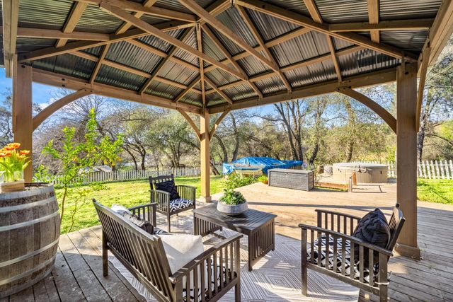 6810 Couey Ln, Penryn, CA 95663