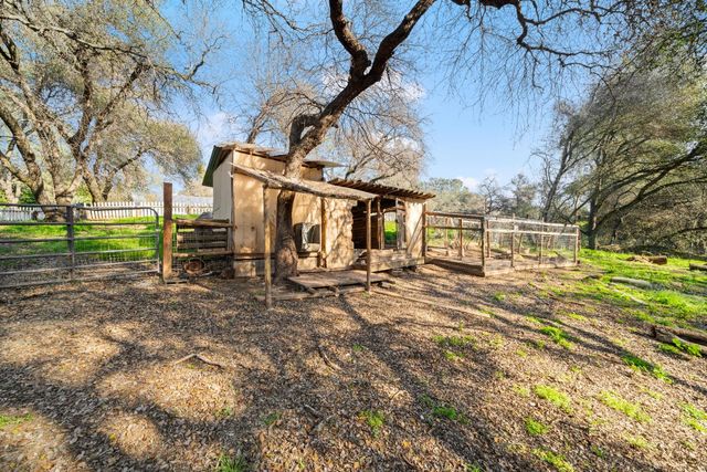 6810 Couey Ln, Penryn, CA 95663