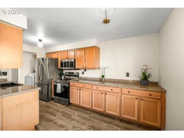 8496 Sw MOHAWK St, Tualatin, OR 97062