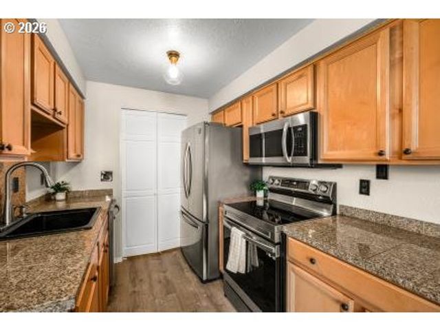 8496 Sw MOHAWK St, Tualatin, OR 97062