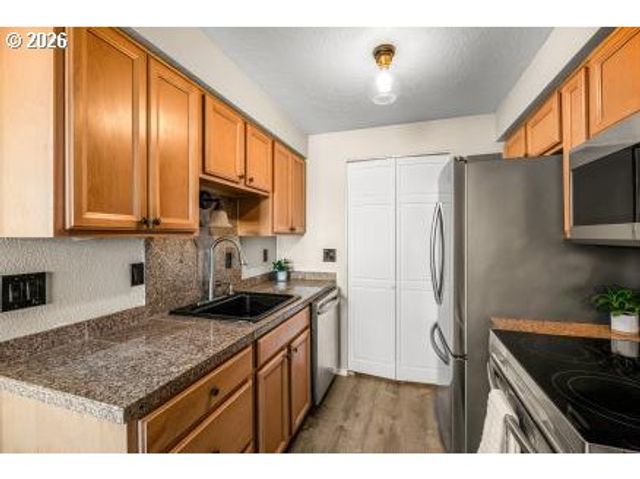 8496 Sw MOHAWK St, Tualatin, OR 97062