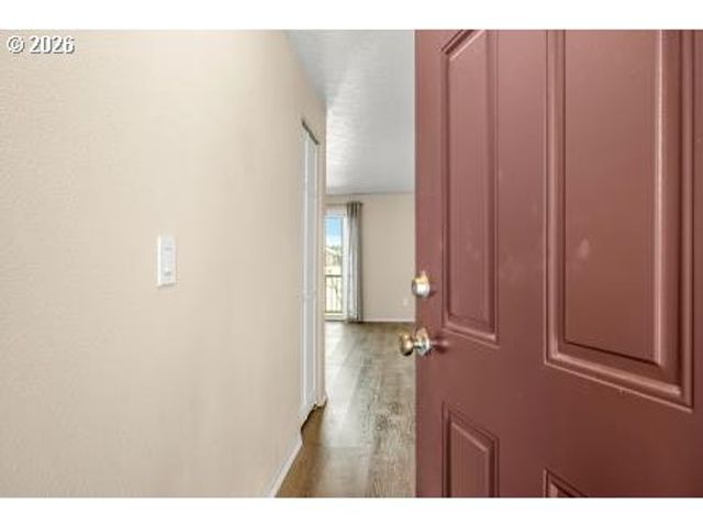 8496 Sw MOHAWK St, Tualatin, OR 97062