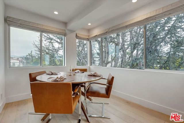 930 California Avenue 301, Santa Monica, CA 90403
