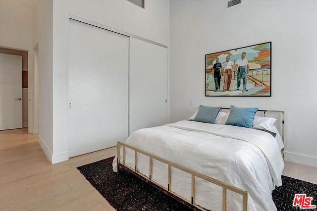 930 California Avenue 301, Santa Monica, CA 90403