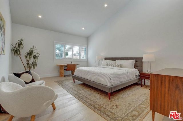 930 California Avenue 301, Santa Monica, CA 90403