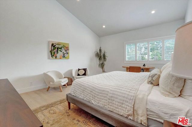 930 California Avenue 301, Santa Monica, CA 90403