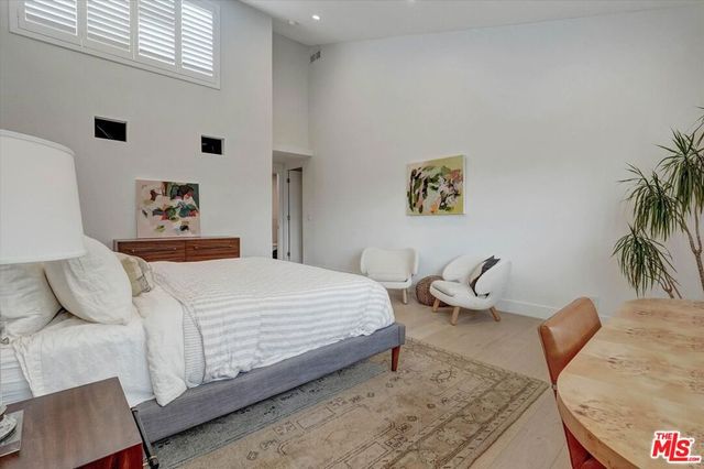930 California Avenue 301, Santa Monica, CA 90403