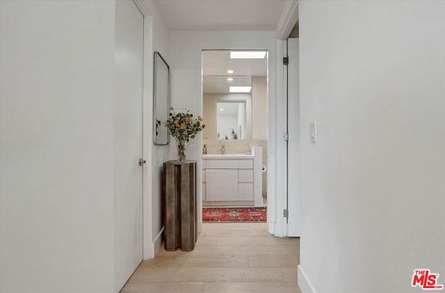 930 California Avenue 301, Santa Monica, CA 90403