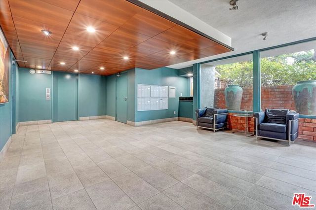 930 California Avenue 301, Santa Monica, CA 90403