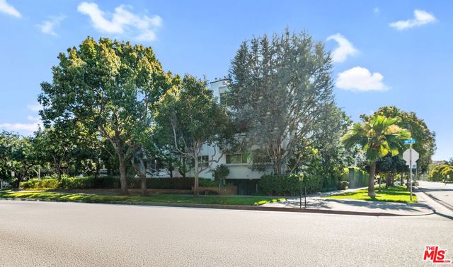 930 California Avenue 301, Santa Monica, CA 90403