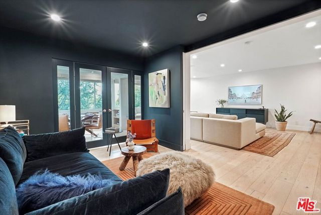 930 California Avenue 301, Santa Monica, CA 90403