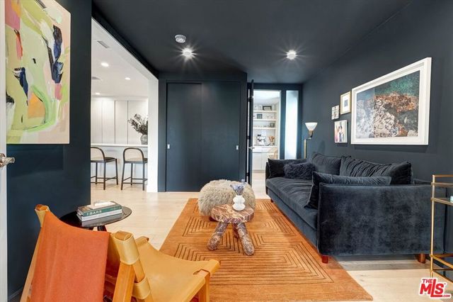 930 California Avenue 301, Santa Monica, CA 90403