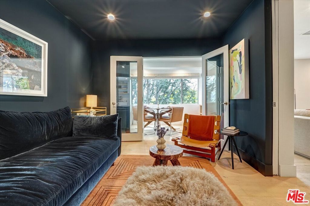 930 California Avenue 301, Santa Monica, CA 90403