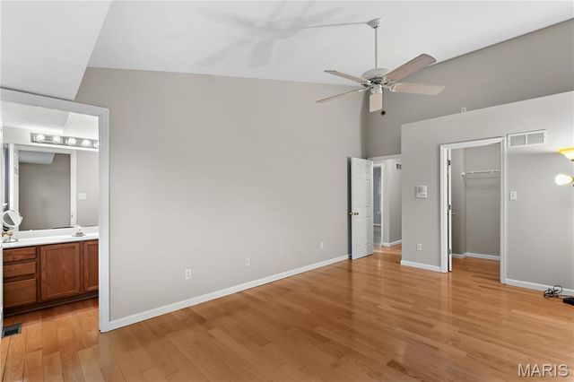 14 Winter Valley Drive, Fenton, MO 63026