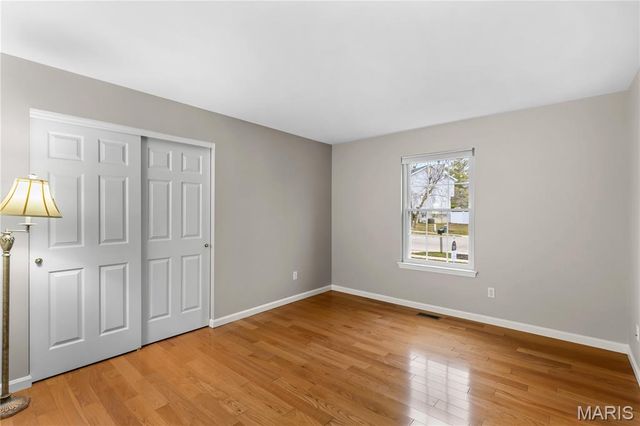 14 Winter Valley Drive, Fenton, MO 63026