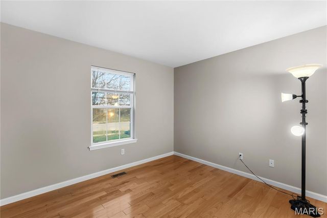 14 Winter Valley Drive, Fenton, MO 63026