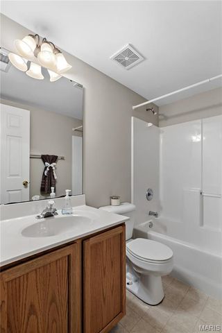 14 Winter Valley Drive, Fenton, MO 63026