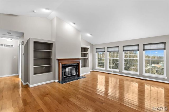 14 Winter Valley Drive, Fenton, MO 63026