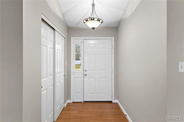 14 Winter Valley Drive, Fenton, MO 63026