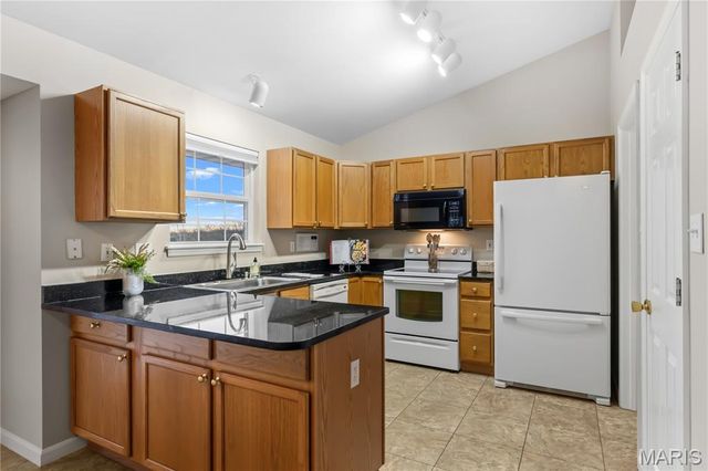 14 Winter Valley Drive, Fenton, MO 63026