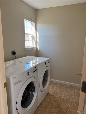 14 Winter Valley Drive, Fenton, MO 63026