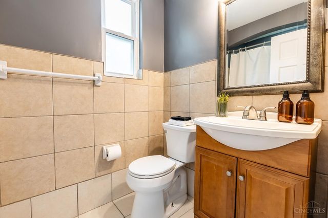 7527 Montgomery Road, Sycamore Twp, OH 45236