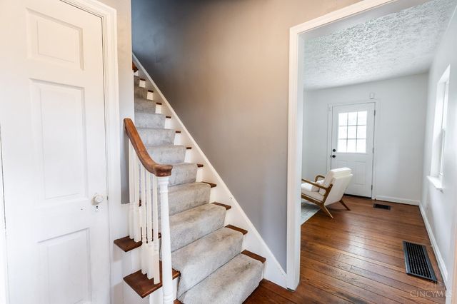 7527 Montgomery Road, Sycamore Twp, OH 45236