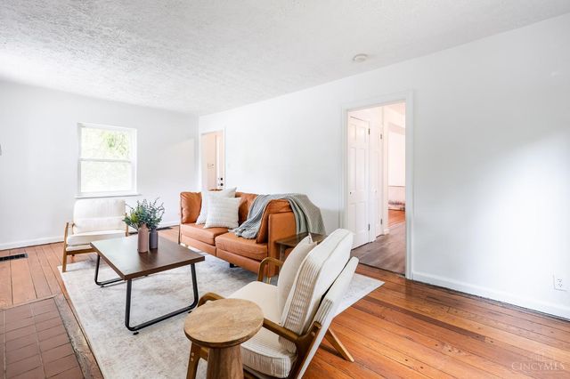 7527 Montgomery Road, Sycamore Twp, OH 45236
