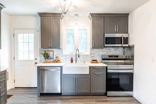 7527 Montgomery Road, Sycamore Twp, OH 45236